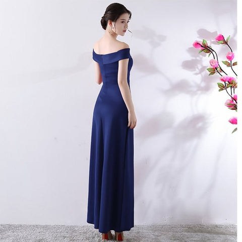 the Selma simplistic gown